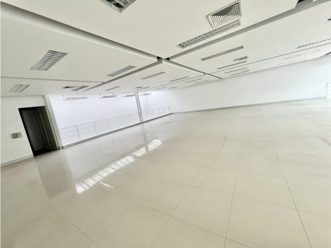 Local en arriendo en El Bosque, Cali, 450 m² · foto 10 de 12