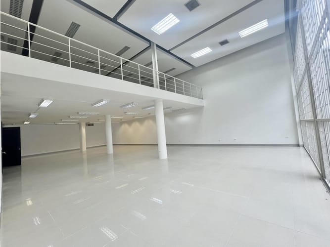 Local en arriendo en El Bosque, Cali, 450 m² · foto 12 de 12