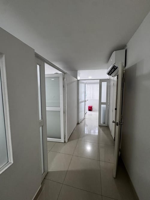 Oficina en venta en Santa Monica, Cali, 45 m² · foto 8 de 17