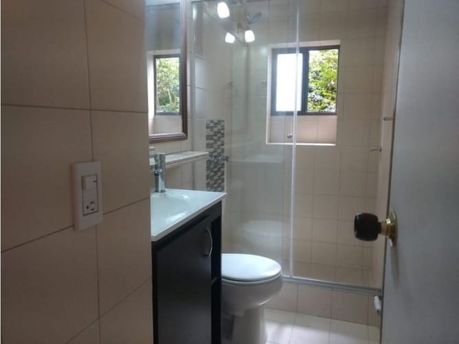 Apartamento de 3 alcobas en venta en Cedritos, Bogotá, 107 m² · foto 4 de 12