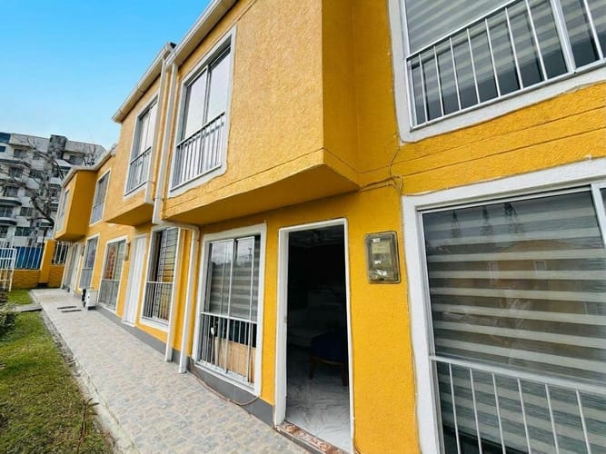 Casa de 4 alcobas en venta en Los Naranjos, Armenia, 100 m² · foto 2 de 8