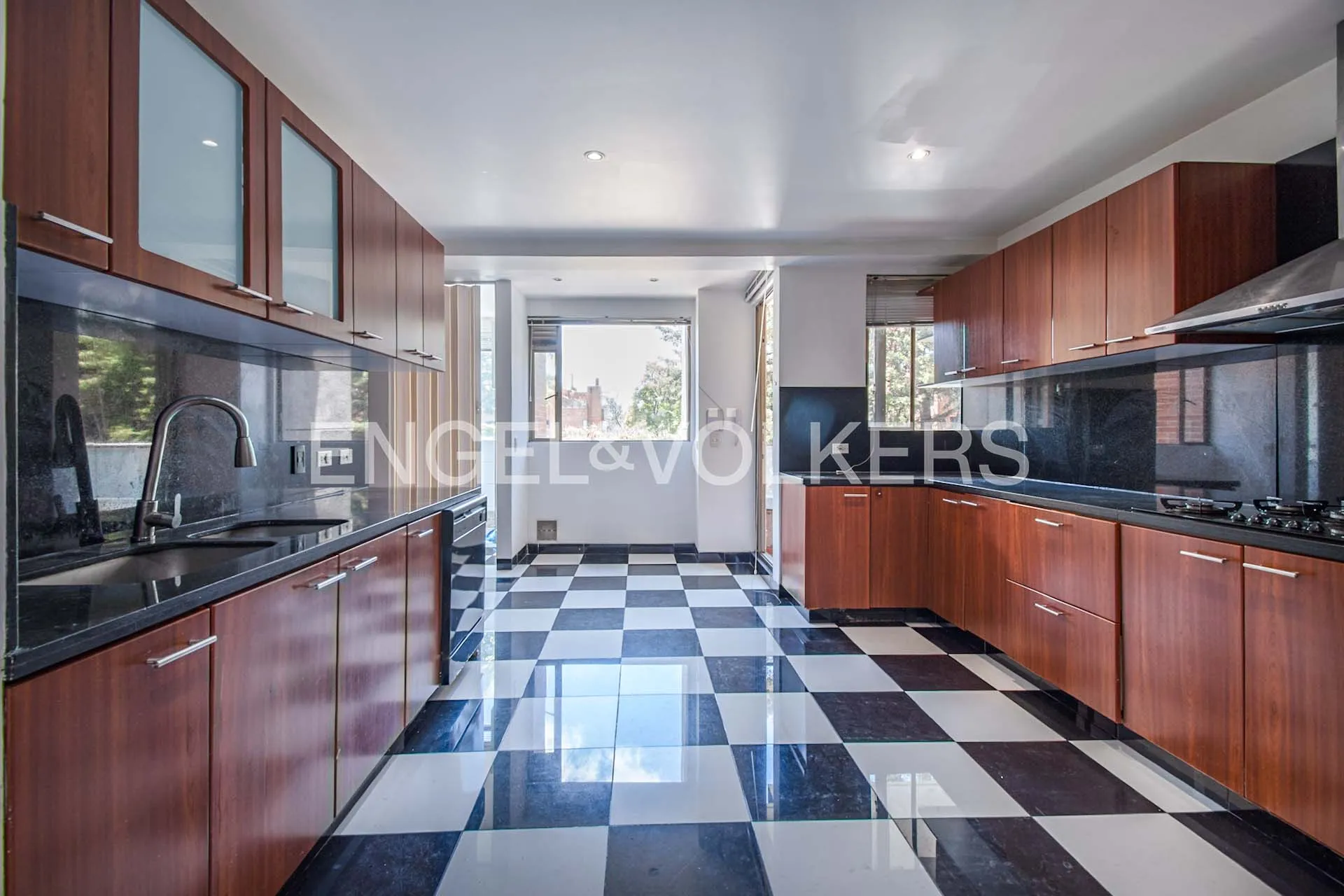 Apartamento en venta en Los Rosales, Bogotá · foto 8 de 20