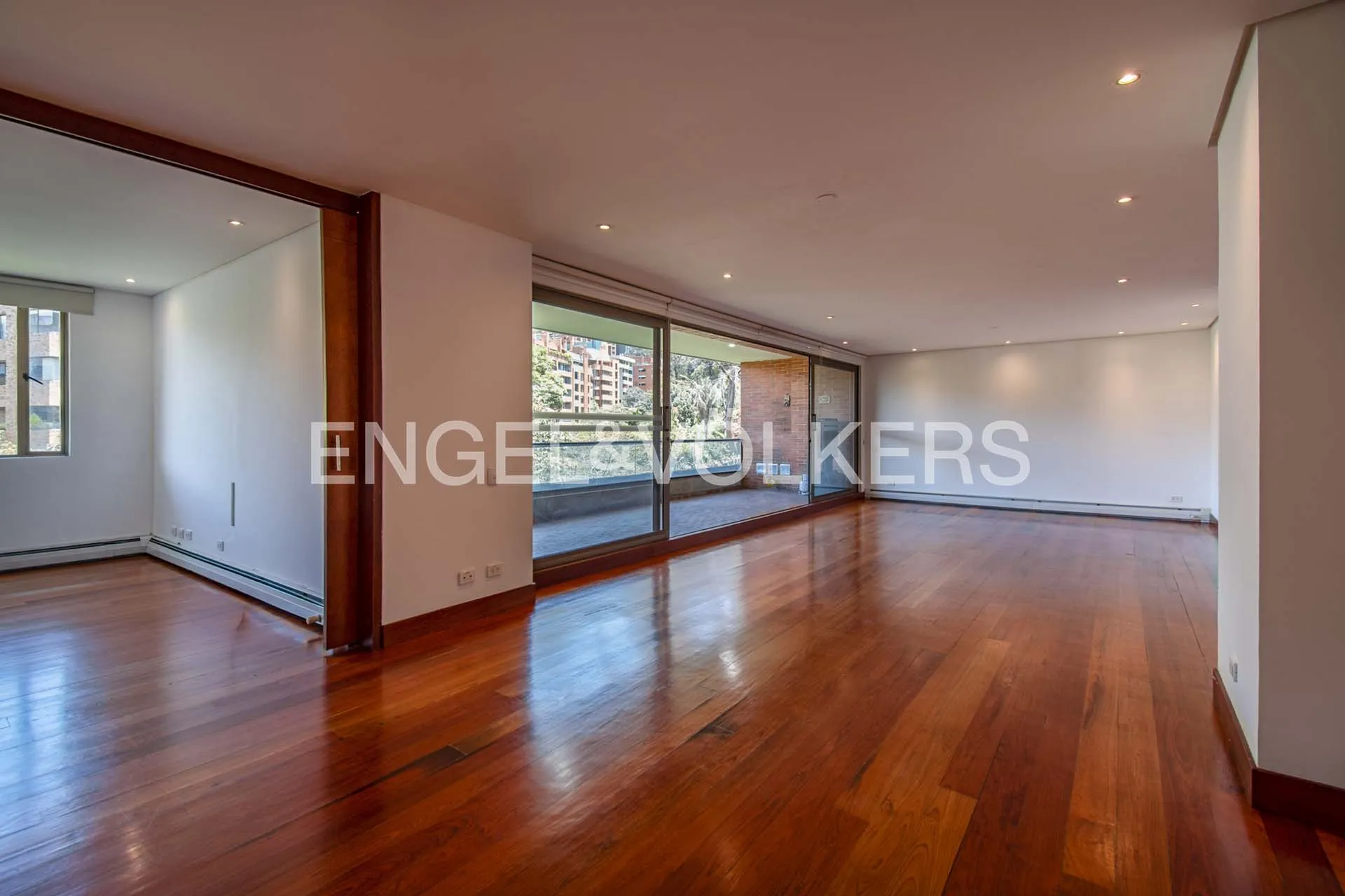 Apartamento en venta en Los Rosales, Bogotá · foto 4 de 20