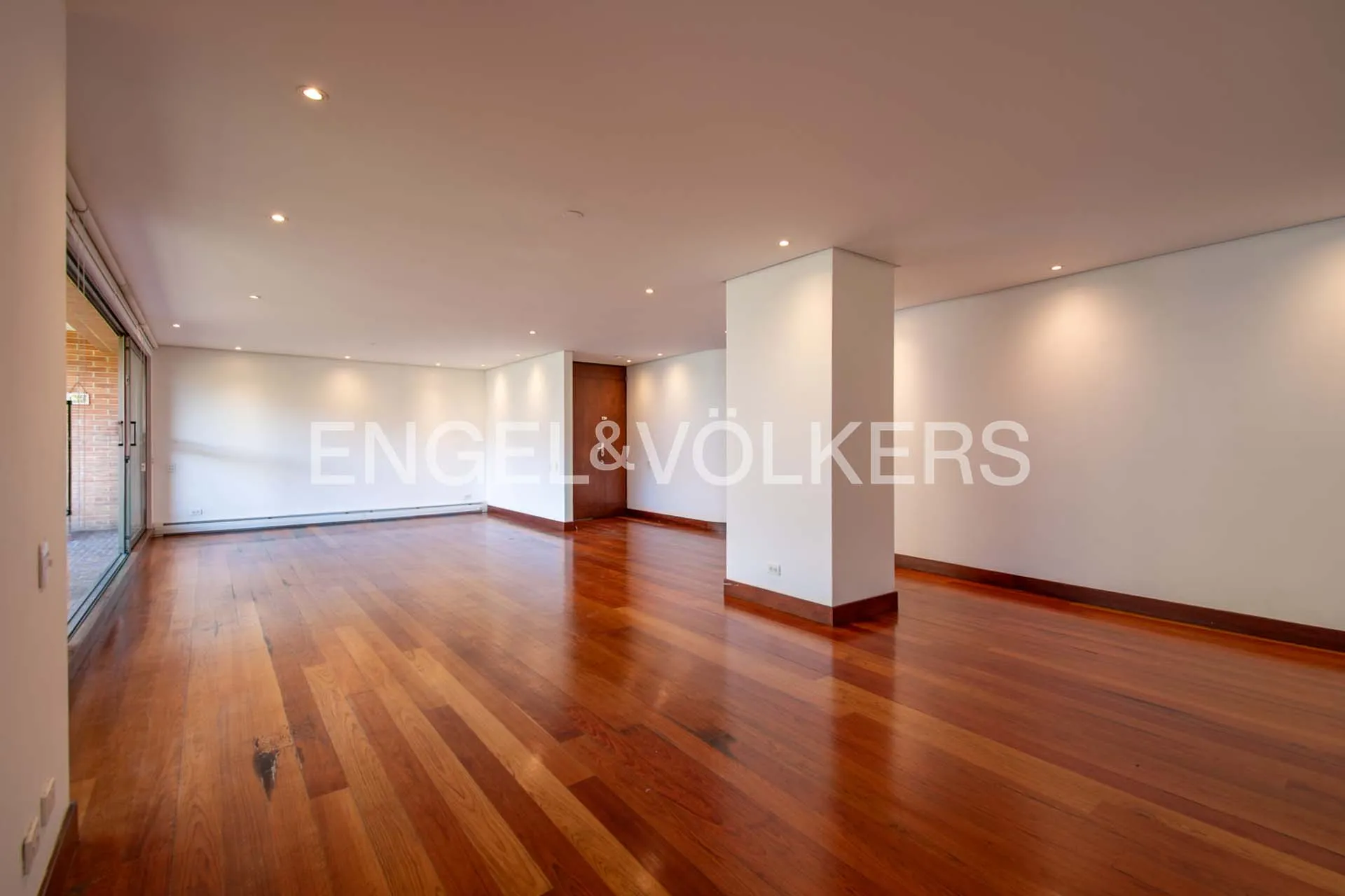 Apartamento en venta en Los Rosales, Bogotá · foto 2 de 20