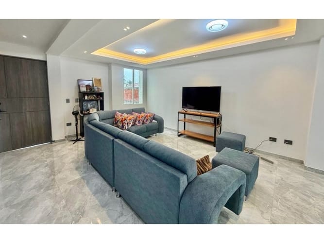 Casa de 4 alcobas en venta en El Castillo, Jamundí, 190 m² · foto 2 de 24
