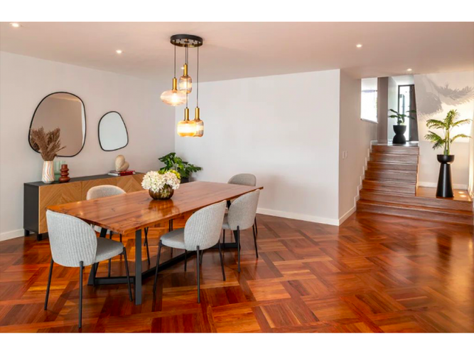 Casa de 5 alcobas en venta en Santa Barbara Alta, Bogotá, 433 m² · foto 2 de 12
