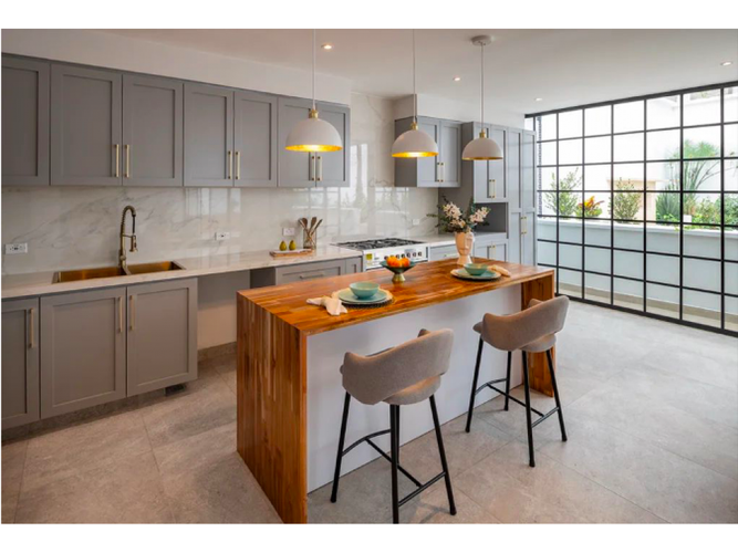 Casa de 5 alcobas en venta en Santa Barbara Alta, Bogotá, 433 m² · foto 3 de 12
