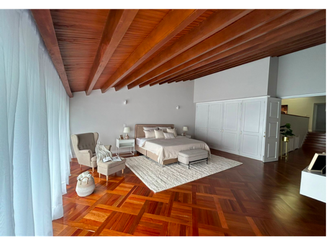 Casa de 5 alcobas en venta en Santa Barbara Alta, Bogotá, 433 m² · foto 8 de 12