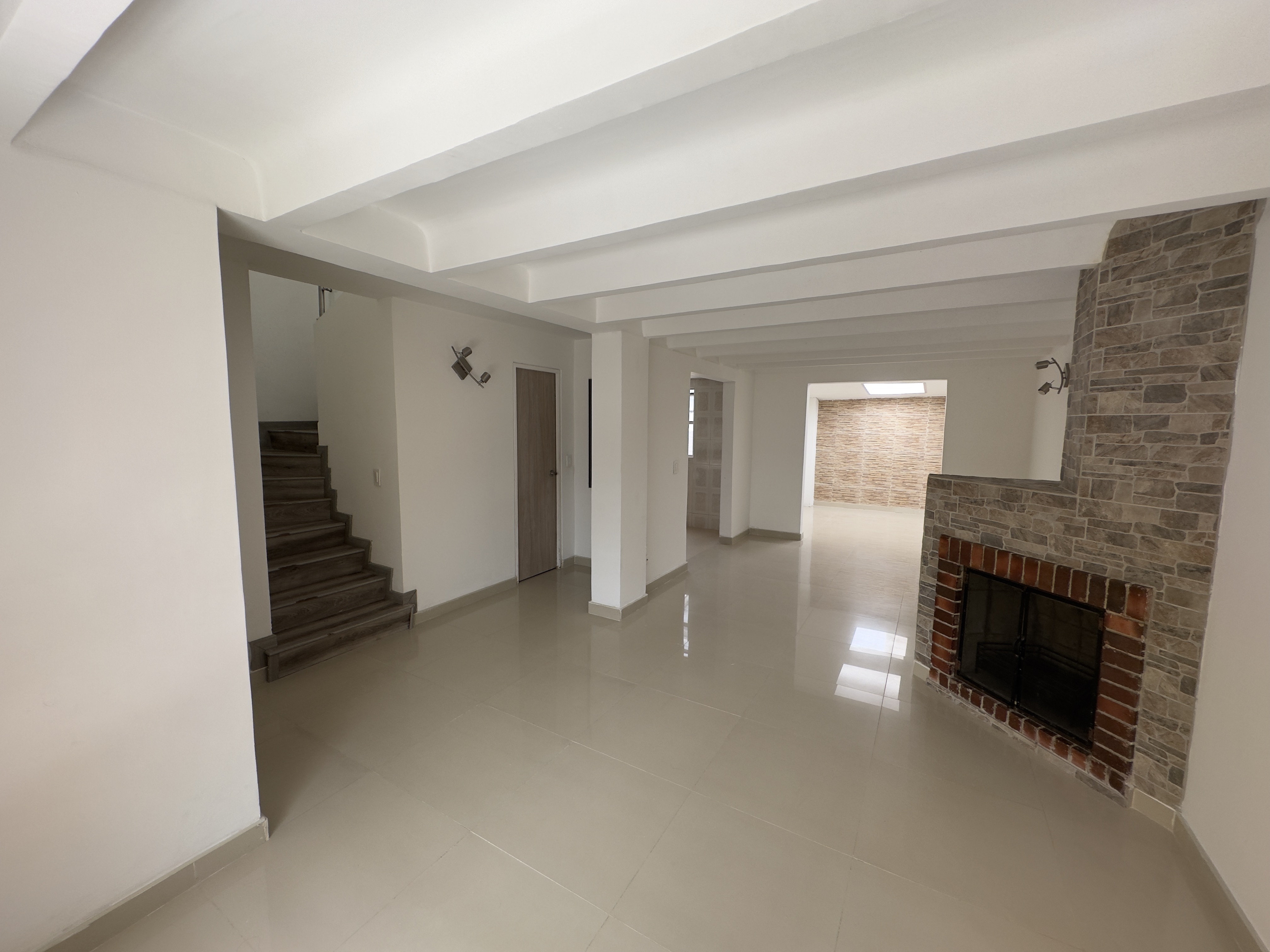 Casa en venta en Villa Del Prado, Bogotá · foto 2 de 16