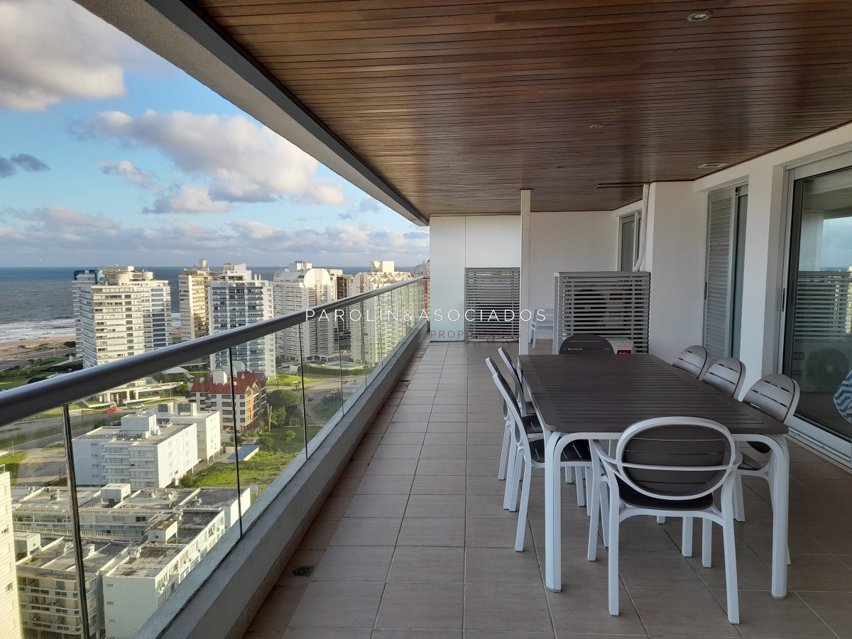 Departamento en venta en Icon Brava, Oportunidad en Punta del Este