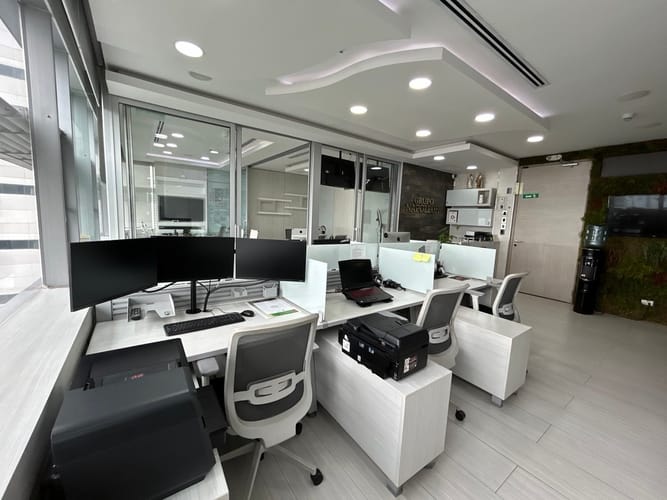 Oficina en venta en Patio Bonito, Medellín, 130 m² · foto 2 de 19