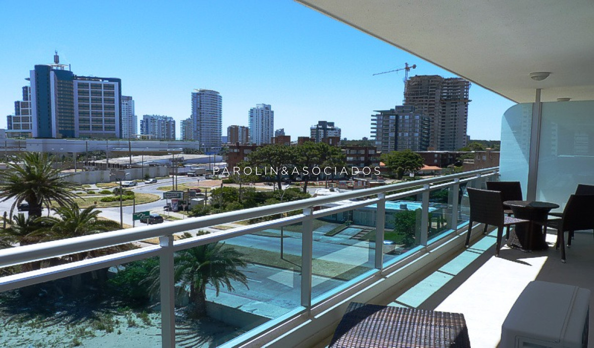 Departamento en venta en Sol y Luna II, Oportunidad en Punta del Este