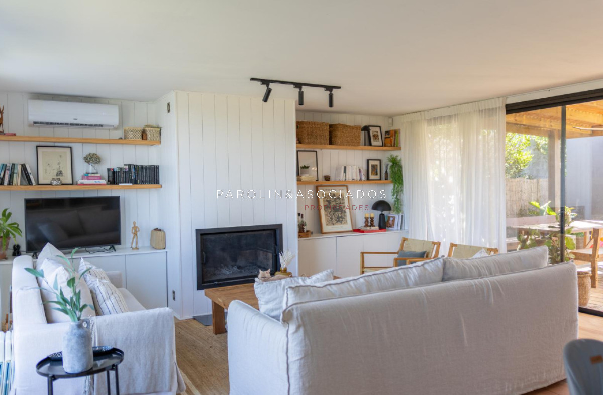 Casa en venta en Punta Piedras
