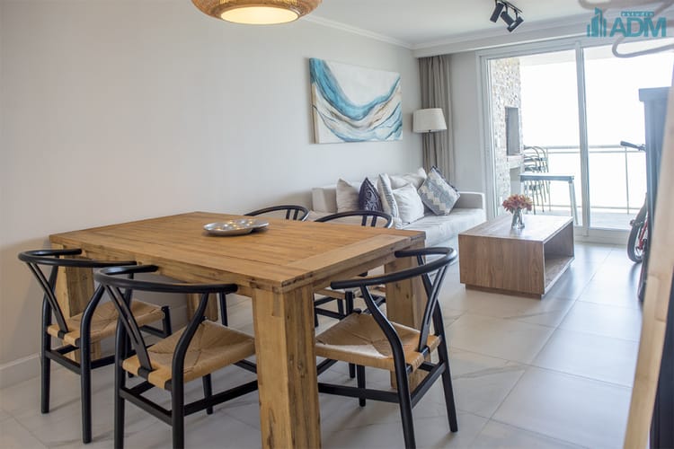 Vende departamento de 2 dormitorios en Playa Mansa, Punta del Este · Foto 3