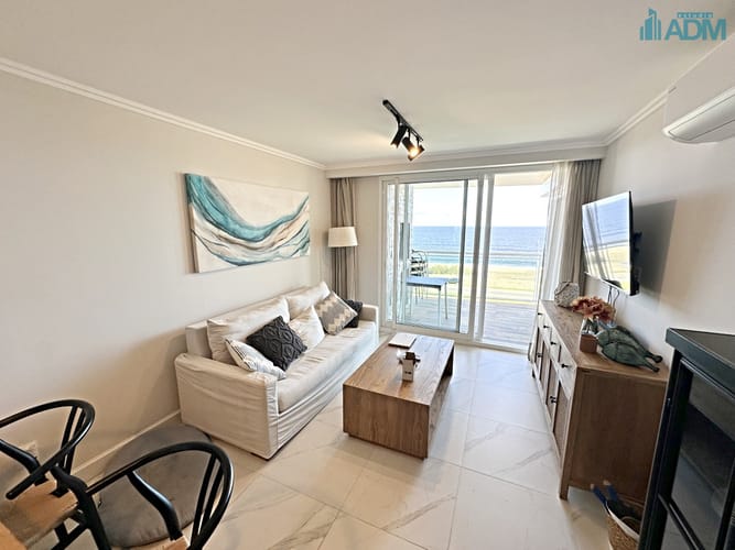 Vende departamento de 2 dormitorios en Playa Mansa, Punta del Este · Foto 5
