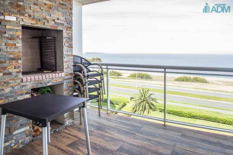 Vende departamento de 2 dormitorios en Playa Mansa, Punta del Este · Foto 6