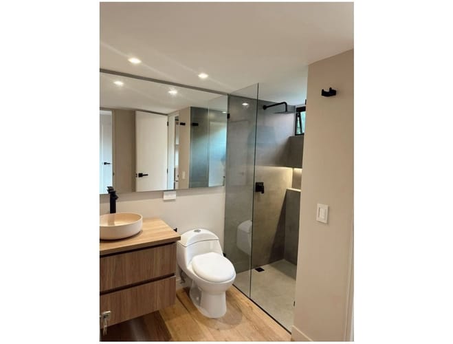 Apartamento de 4 alcobas en venta en El Poblado, Medellín, 192 m² · foto 6 de 6