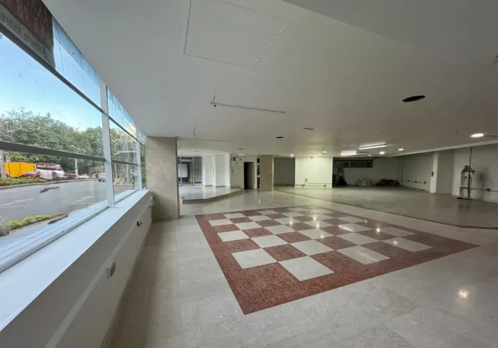 Local en venta en La Mota, Medellín, 326 m² · foto 3 de 5