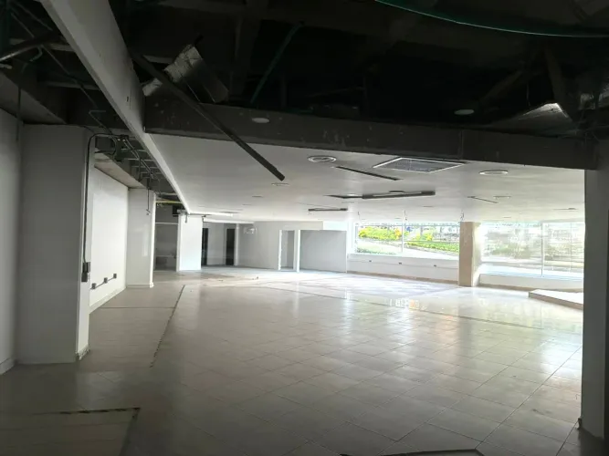 Local en venta en La Mota, Medellín, 326 m² · foto 4 de 5