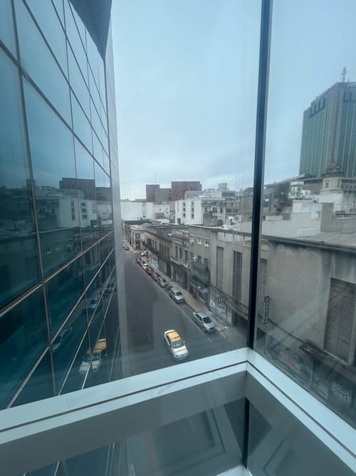 ALQUILER DE OFICINA EN IMPERIUM BUILDING – CIUDAD VIEJA · Foto 4