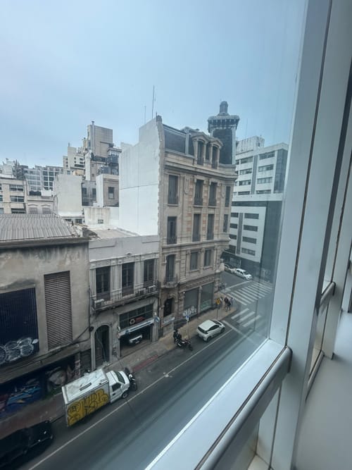ALQUILER DE OFICINA EN IMPERIUM BUILDING – CIUDAD VIEJA · Photo 6