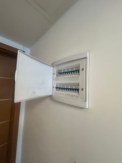 ALQUILER DE OFICINA EN IMPERIUM BUILDING – CIUDAD VIEJA · Photo 8