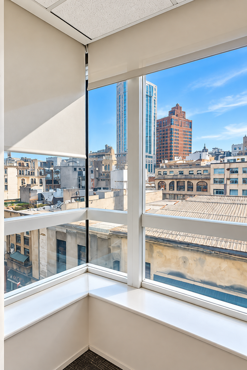 ALQUILER OFICINA EN IMPERIUM BUILDING – CIUDAD VIEJA · Photo 5