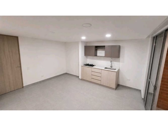 Apartamento de 3 alcobas en venta en Loma De San Jose, Sabaneta, 69 m² · foto 3 de 16