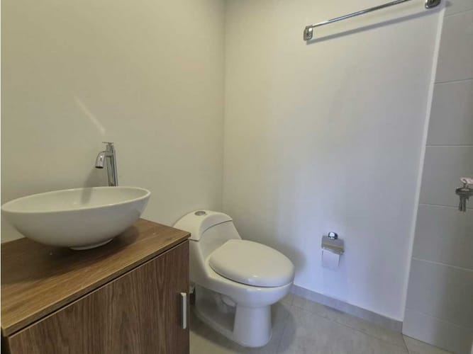 Apartamento de 3 alcobas en venta en Loma De San Jose, Sabaneta, 69 m² · foto 13 de 16