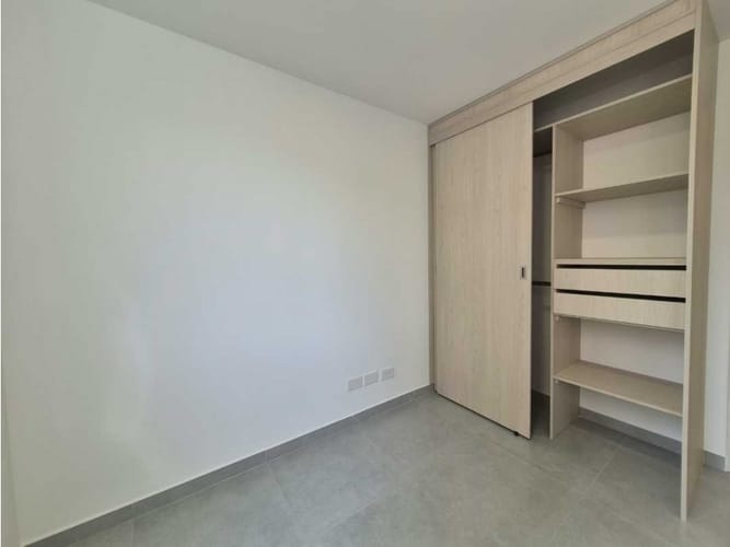Apartamento de 3 alcobas en venta en Loma De San Jose, Sabaneta, 69 m² · foto 15 de 16