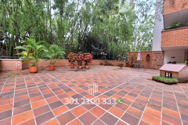 Apartamento de 3 alcobas en arriendo en Castropol, Medellín, 310 m² · foto 7 de 24
