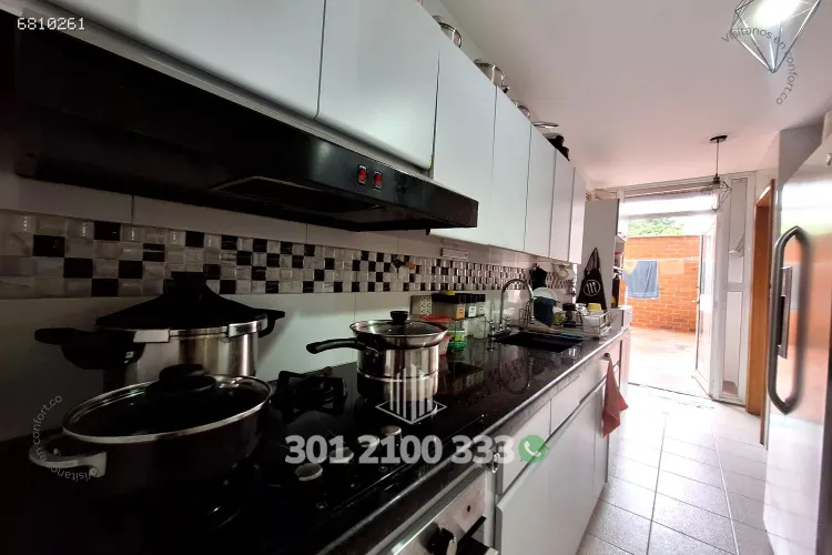 Apartamento de 3 alcobas en arriendo en Castropol, Medellín, 310 m² · foto 9 de 24