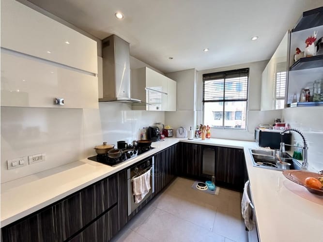Apartamento de 3 alcobas en venta en Cerros De Suba, Bogotá, 192 m² · foto 9 de 24