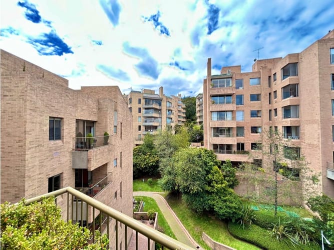 Apartamento de 3 alcobas en venta en Cerros De Suba, Bogotá, 192 m² · foto 18 de 24