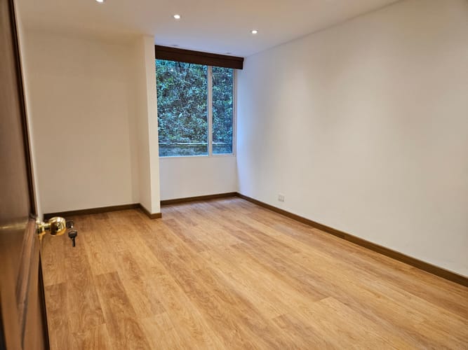 Apartamento de 4 alcobas en venta en Chico, Bogotá, 220 m² · foto 7 de 20