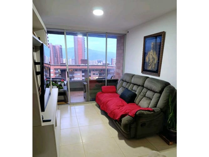 Apartamento de 3 alcobas en venta en Loma De San Jose, Sabaneta, 85 m² · foto 3 de 11