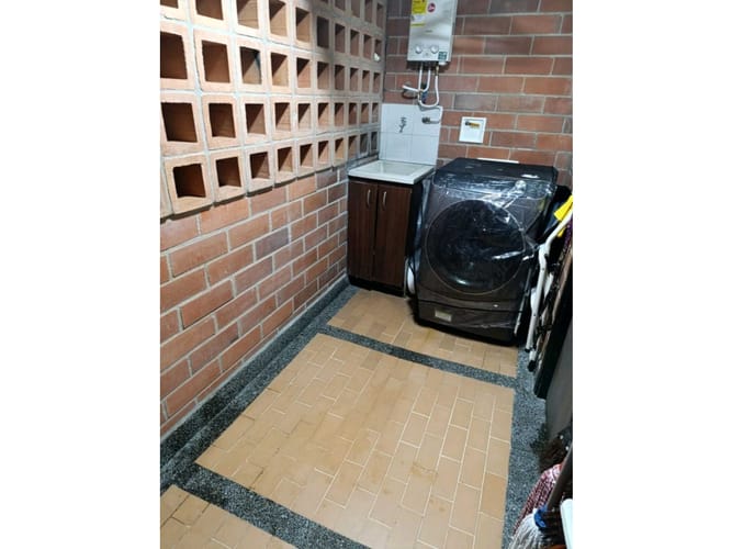 Apartamento de 3 alcobas en venta en Loma De San Jose, Sabaneta, 85 m² · foto 5 de 11