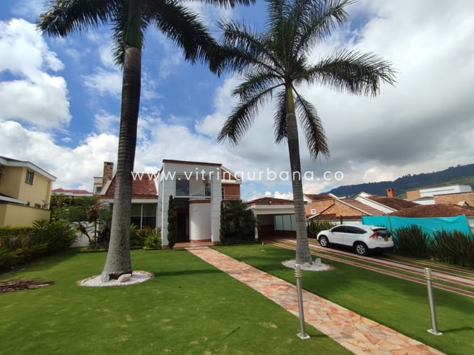 Casa de 4 alcobas en venta en Menzuly, Piedecuesta, 480 m² · foto 2 de 24