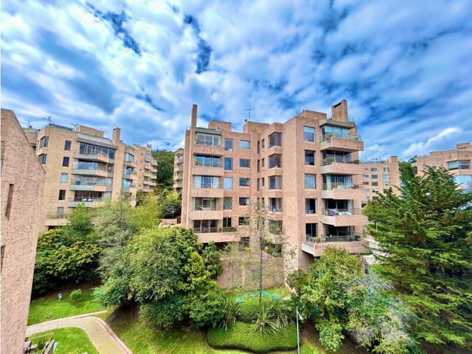 Apartamento de 3 alcobas en arriendo en Cerros De Niza, Bogotá, 192 m² · foto 6 de 24