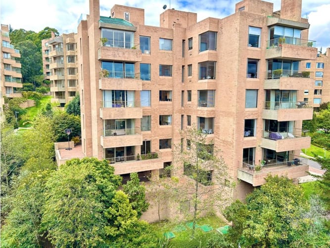 Apartamento de 3 alcobas en arriendo en Cerros De Niza, Bogotá, 192 m² · foto 14 de 24