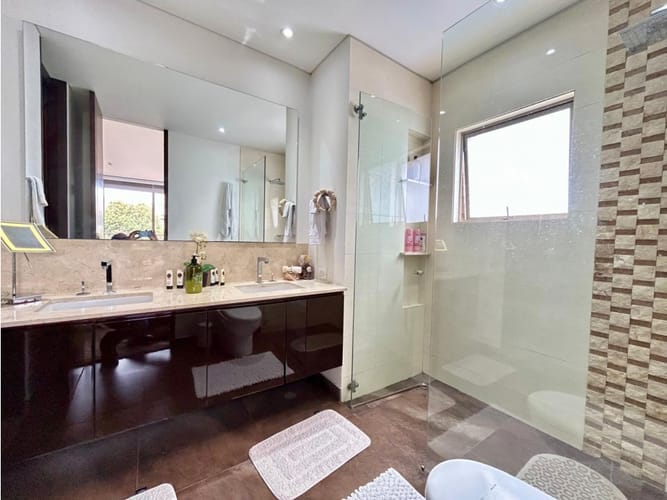 Apartamento de 3 alcobas en arriendo en Cerros De Niza, Bogotá, 192 m² · foto 15 de 24