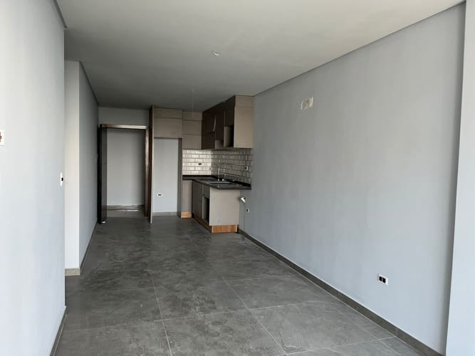 EXCLUSIVO DEPARTAMENTO A ESTRENAR: 2 DORMITORIOS, BALCÓN Y COCHERA. UBICACIÓN PREMIUM EN NUEVO EDIFICIO DIAGONAL 74 – KM 8. INVERSIÓN CON RENTA ASEGURADA. - foto 3