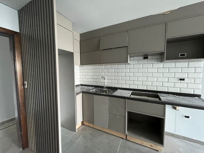 EXCLUSIVO DEPARTAMENTO A ESTRENAR: 2 DORMITORIOS, BALCÓN Y COCHERA. UBICACIÓN PREMIUM EN NUEVO EDIFICIO DIAGONAL 74 – KM 8. INVERSIÓN CON RENTA ASEGURADA. - foto 4