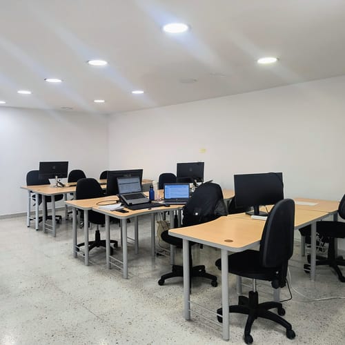 Oficina en arriendo en San Vicente, Cali, 300 m² · foto 3 de 5