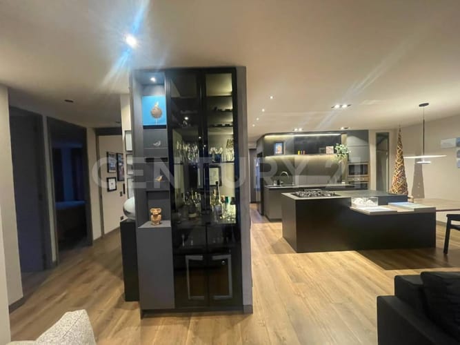 Apartamento de 3 alcobas en venta en El Poblado, Medellín, 135 m² · foto 5 de 22