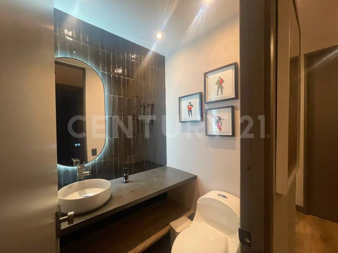 Apartamento de 3 alcobas en venta en El Poblado, Medellín, 135 m² · foto 9 de 22