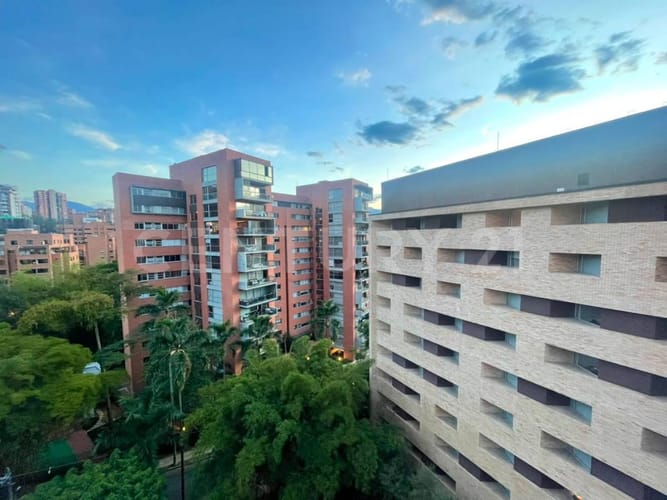 Apartamento de 3 alcobas en venta en El Poblado, Medellín, 135 m² · foto 21 de 22