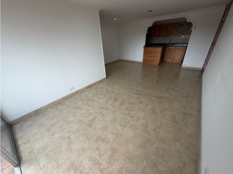 Apartamento en arriendo en Los Colores, Medellín · foto 3 de 14