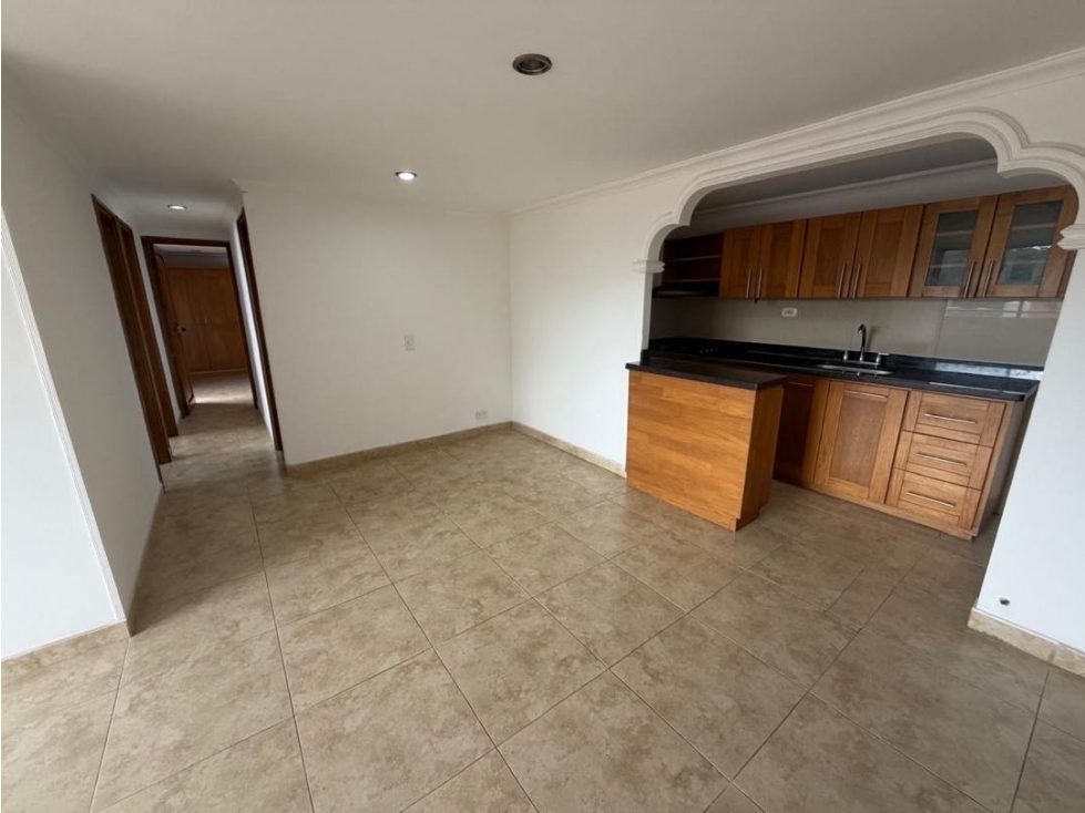 Apartamento en arriendo en Los Colores, Medellín · foto 5 de 14