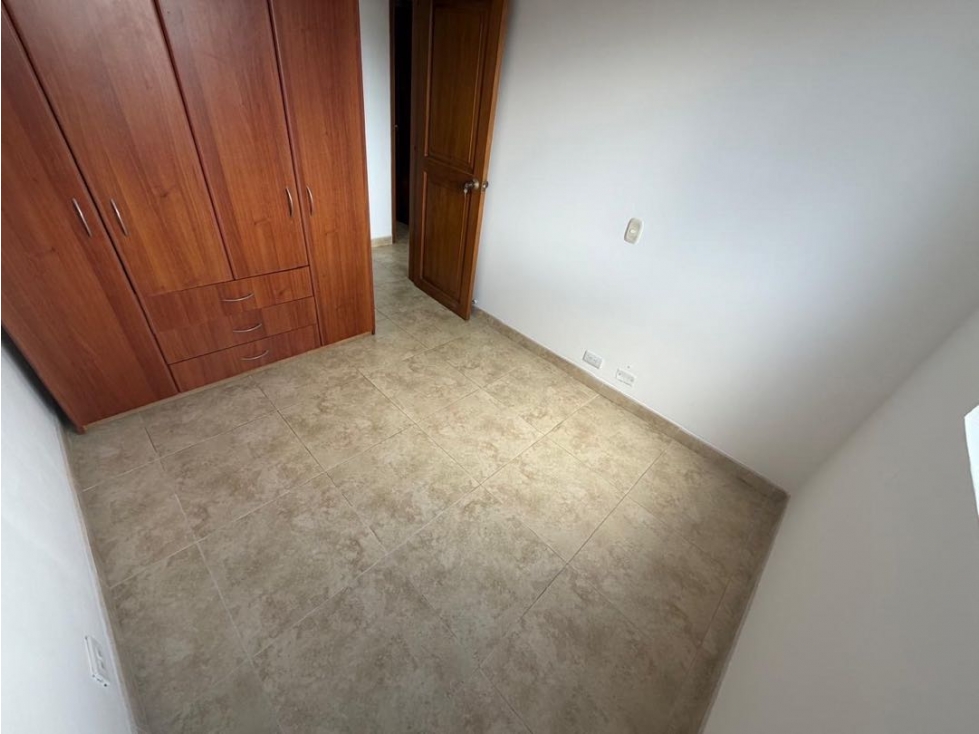 Apartamento en arriendo en Los Colores, Medellín · foto 6 de 14